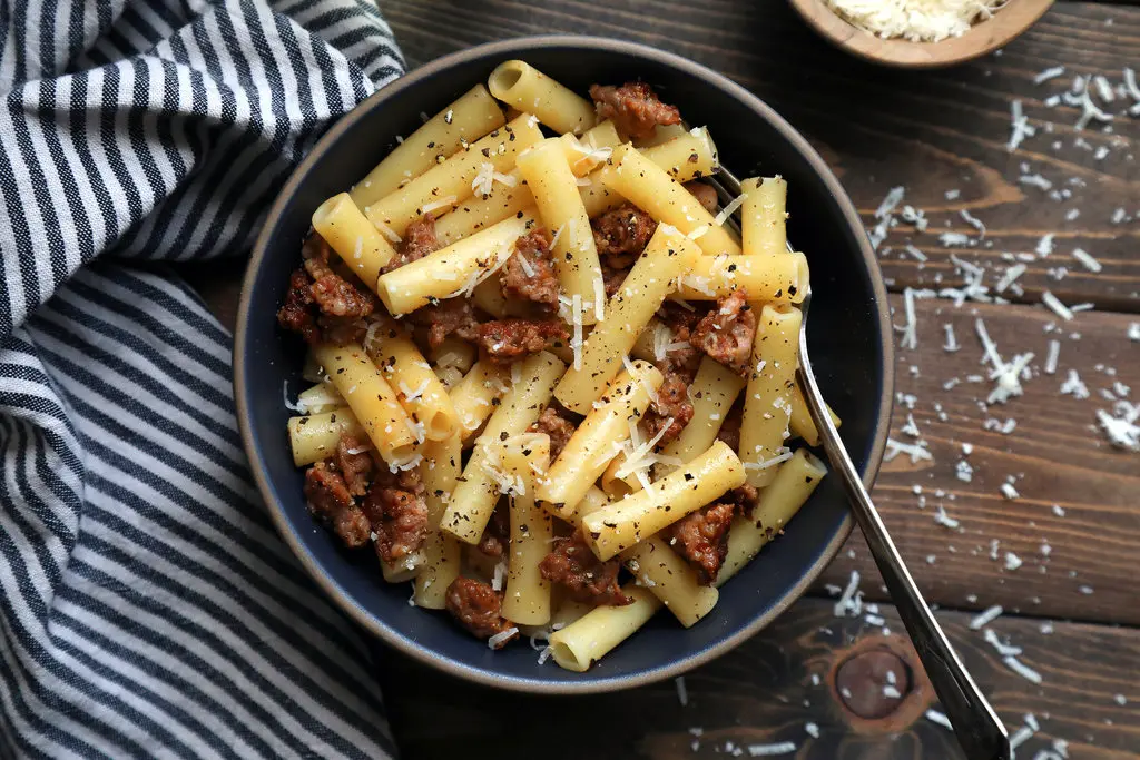 Pasta
with White Sausage Sauce